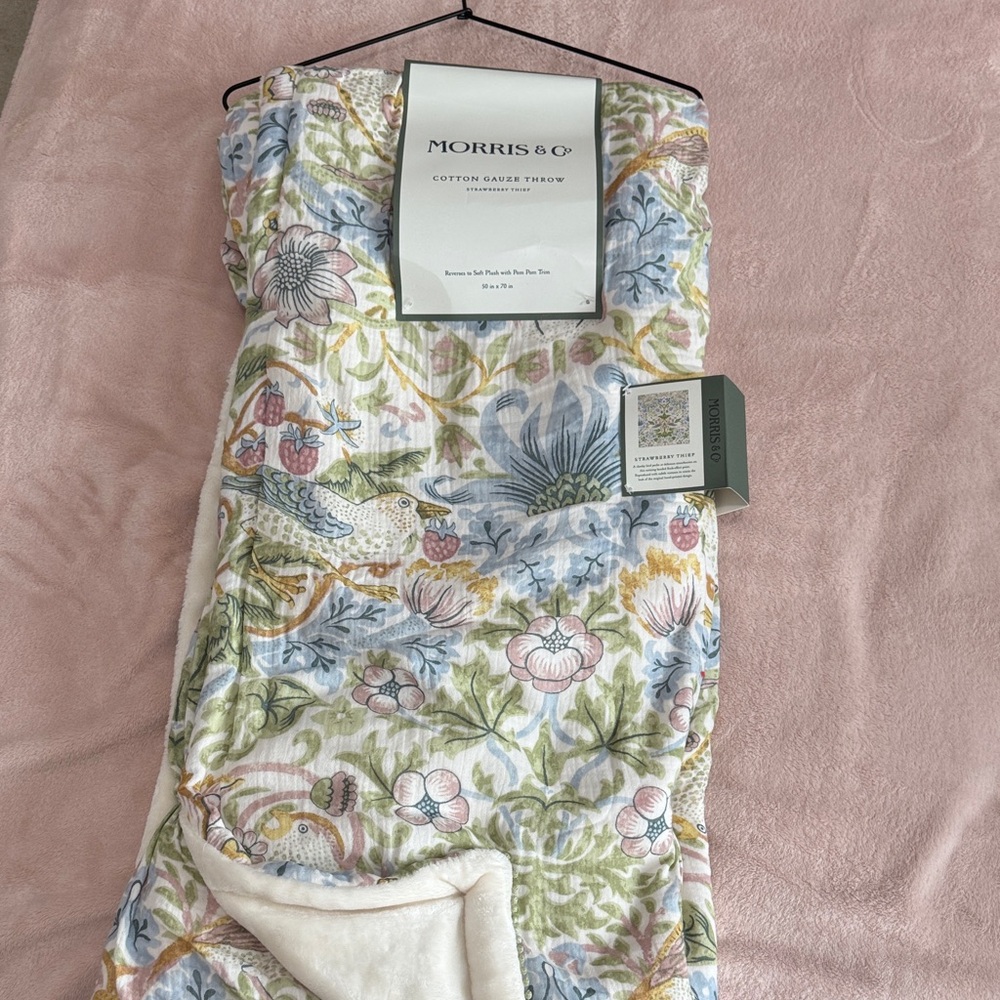 NWT Morris & Co. Cotton Gauze Throw Strawberry Thief